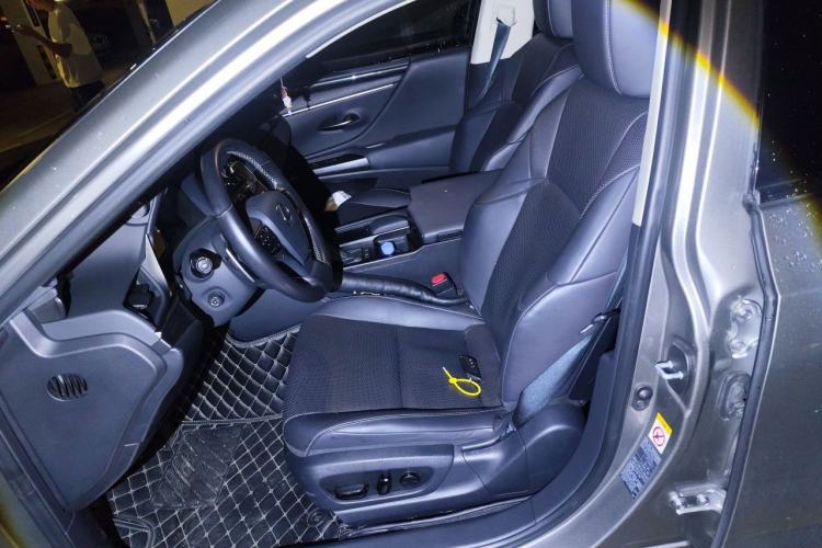 Used Lexus ES 2018 200 Excellence Edition China V Standard Left Front Seat