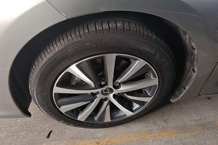 Used Lexus ES 2018 300h Premier Edition China VI Standard Left Front Wheel Hub