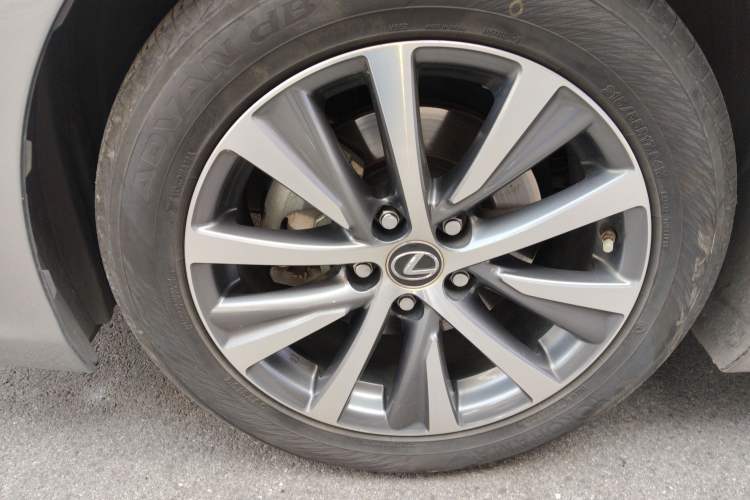 Used Lexus ES 2018 300h Premier Edition China V Standard Left Front Wheel Hub