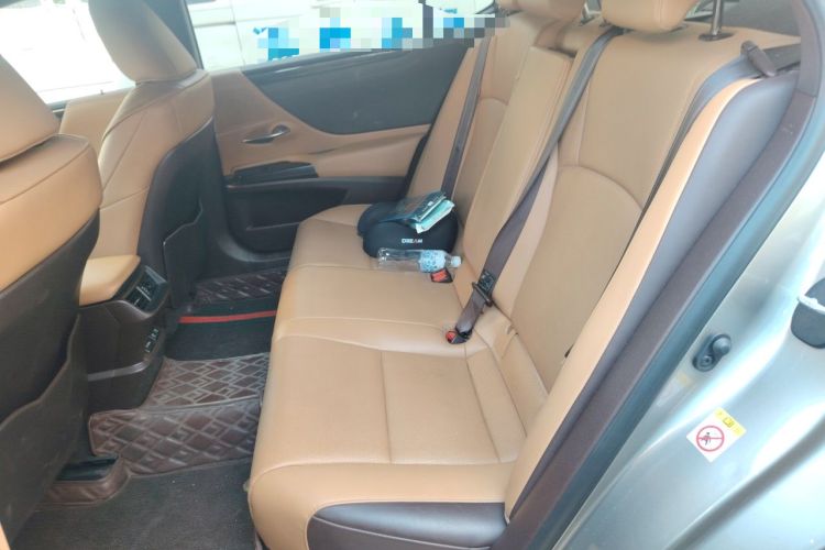 Used Lexus ES 2018 260 Excellence Edition China V Standard Left Rear Seat