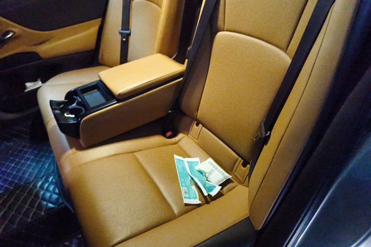 Used Lexus ES 2018 300h Premier Edition China VI Standard Left Rear Seat
