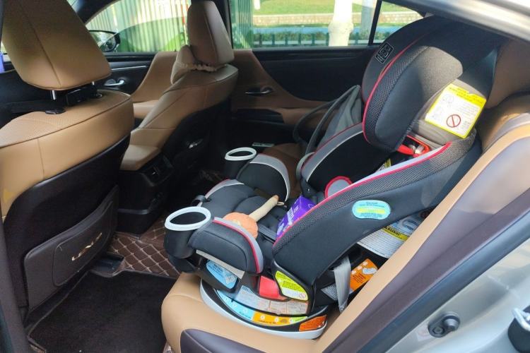 Used Lexus ES 2018 200 Excellence Edition China V Standard Left Rear Seat