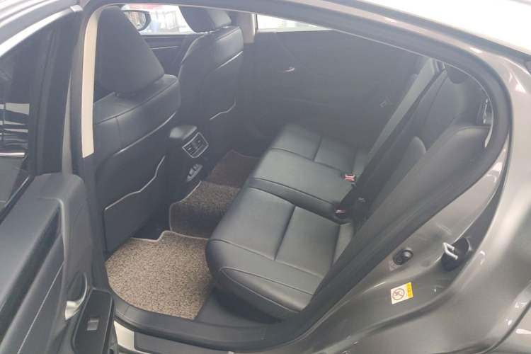 Used Lexus ES 2018 300h Premier Edition China VI Standard Left Rear Seat