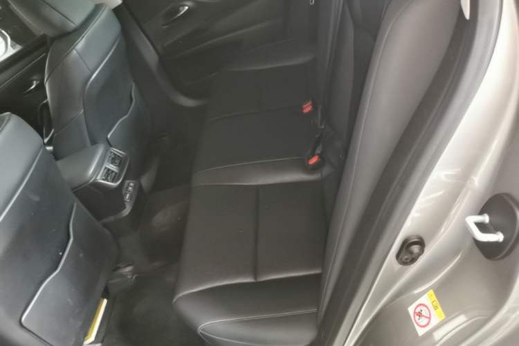 Used Lexus ES 2018 200 Excellence Edition China VI Standard Left Rear Seat