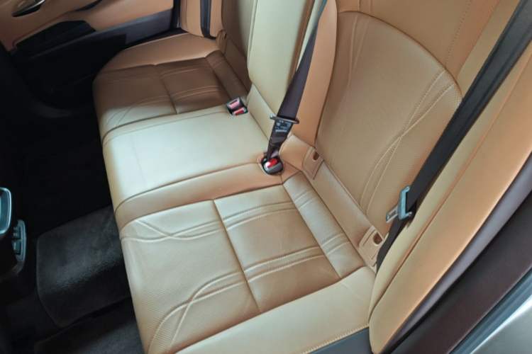 Used Lexus ES 2018 300h Premium Edition China V Standard Left Rear Seat
