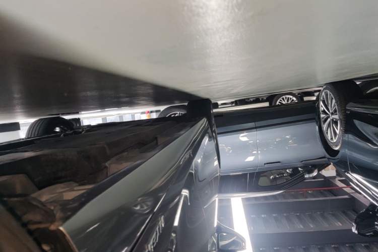 Used Lexus ES 2018 300h Premier Edition China VI Standard Left Side Sill