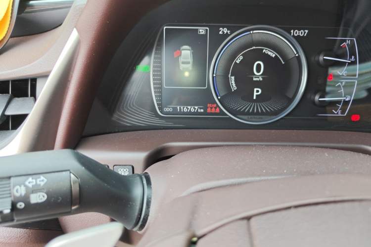 Used Lexus ES 2018 300h Premier Edition China VI Standard Odometer Close Up