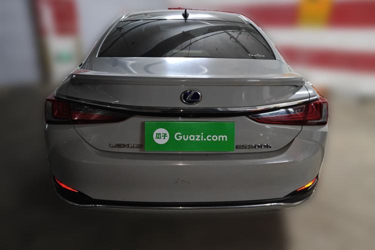Used Lexus ES 2018 300h Executive Version China V Standard Rear