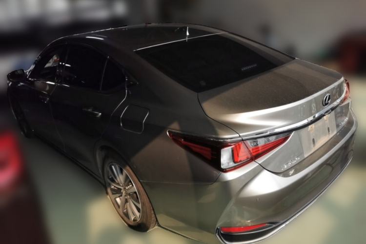 Used Lexus ES 2018 200 Excellence Edition China VI Standard Rear Left 45 Deg