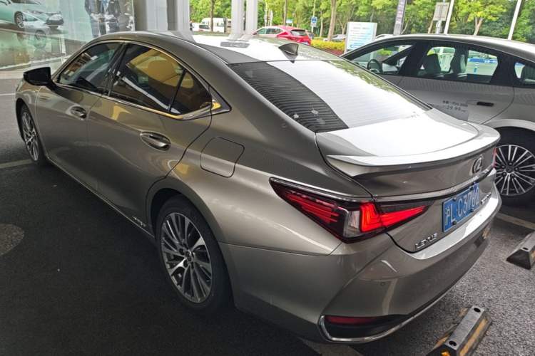 Used Lexus ES 2018 300h Premium Edition China V Standard Rear Left 45 Deg