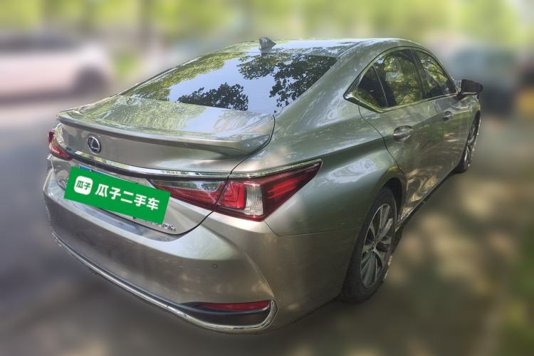 Used Lexus ES 2018 300h Premier Edition China VI Standard Rear Right 45 Deg