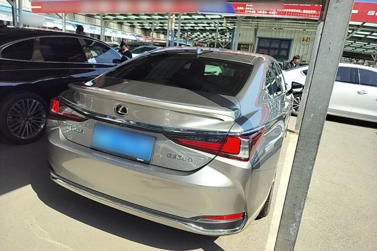 Used Lexus ES 2018 200 Excellence Edition China V Standard Rear Right 45 Deg