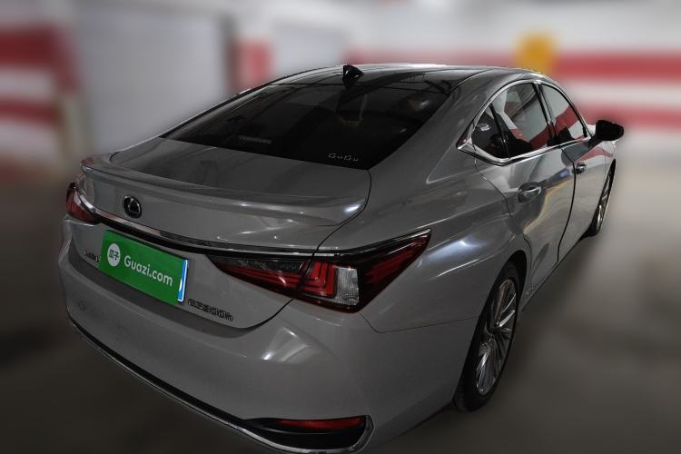Used Lexus ES 2018 300h Executive Version China V Standard Rear Right 45 Deg