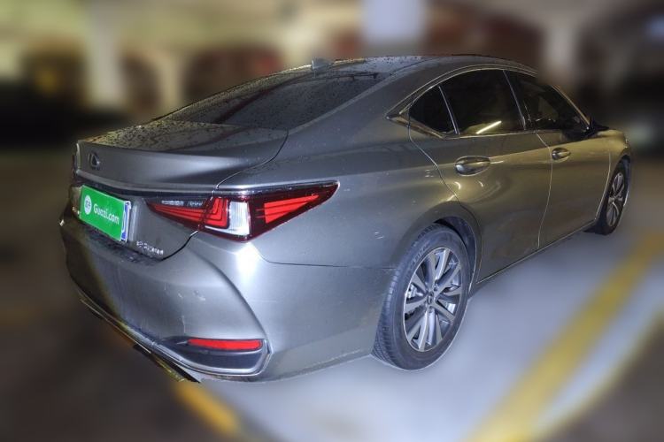 Used Lexus ES 2018 200 Excellence Edition China V Standard Rear Right 45 Deg