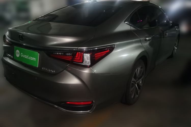 Used Lexus ES 2018 200 Excellence Edition China V Standard Rear Right 45 Deg