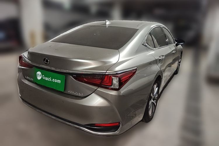 Used Lexus ES 2018 200 Excellence Edition China V Standard Rear Right 45 Deg