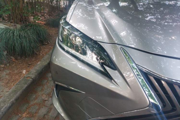 Used Lexus ES 2018 200 Luxury Edition China V Standard Right Front Headlight