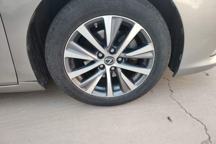 Used Lexus ES 2018 260 Excellence Edition China V Standard Right Front Wheel Hub