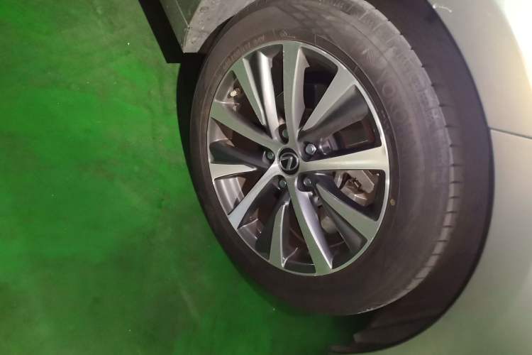 Used Lexus ES 2018 200 Luxury Edition China V Standard Right Front Wheel Hub