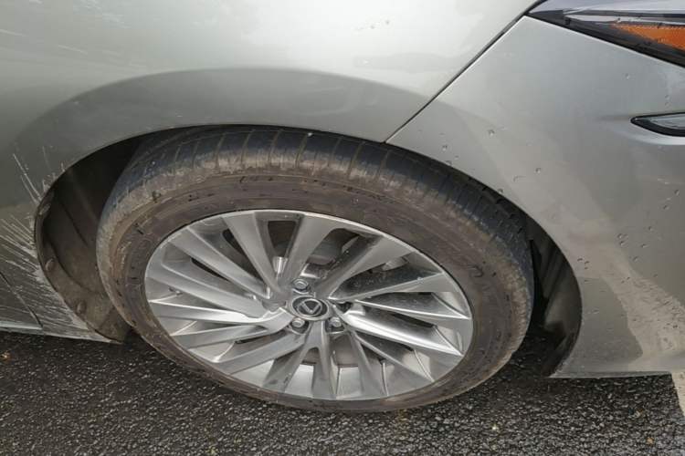 Used Lexus ES 2018 300h Executive Version China V Standard Right Front Wheel Hub