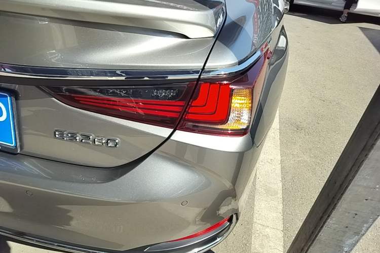 Used Lexus ES 2018 200 Excellence Edition China V Standard Right Rear Taillight