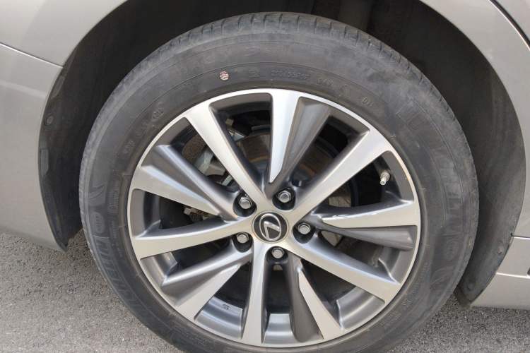 Used Lexus ES 2018 300h Premier Edition China V Standard Right Rear Wheel Hub