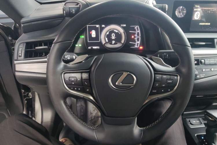 Used Lexus ES 2018 300h Premier Edition China VI Standard Steering Wheel