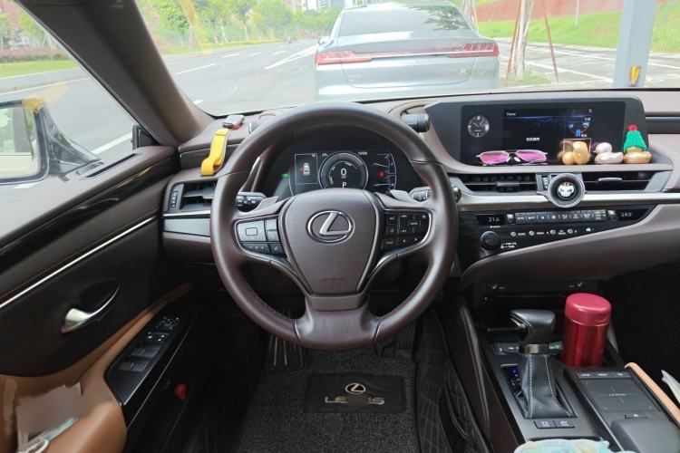 Used Lexus ES 2018 300h Premier Edition China VI Standard Steering Wheel