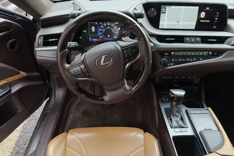 Used Lexus ES 2018 300h Executive Version China V Standard Steering Wheel