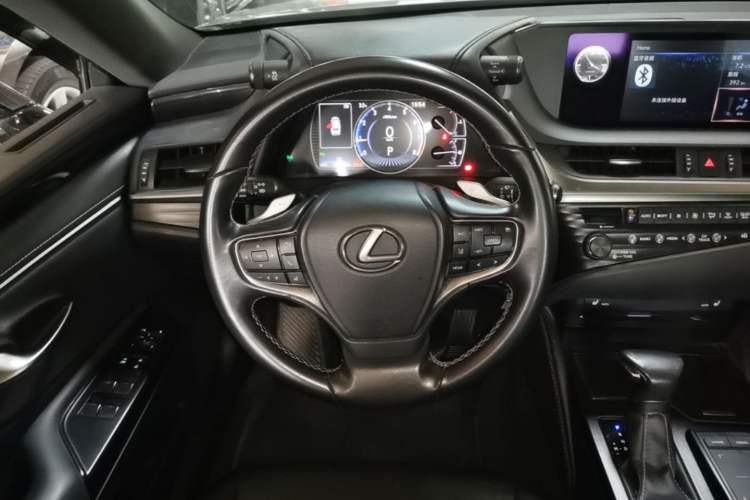Used Lexus ES 2018 200 Excellence Edition China VI Standard Steering Wheel