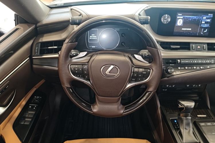 Used Lexus ES 2018 200 Luxury Edition China V Standard Steering Wheel