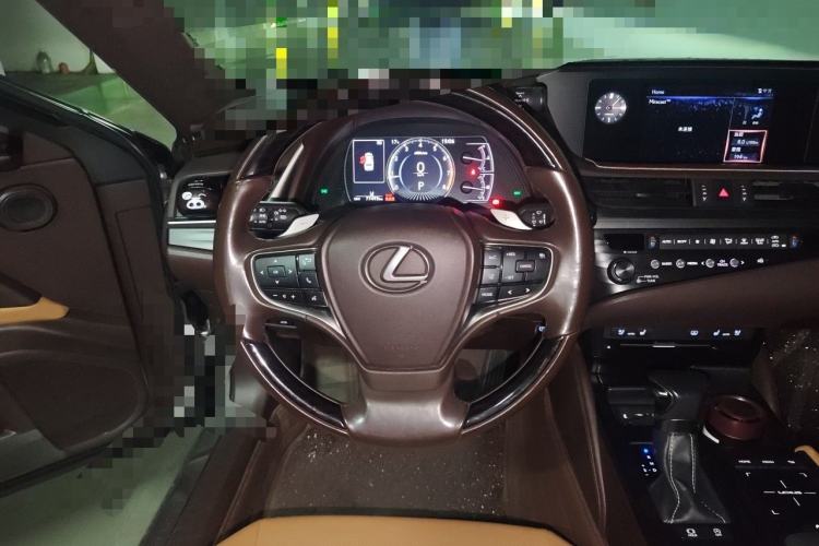 Used Lexus ES 2018 200 Luxury Edition China V Standard Steering Wheel