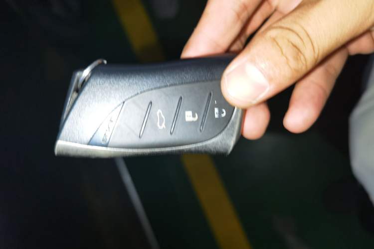 Used Lexus ES 2018 200 Excellence Edition China V Standard Vehicle Key