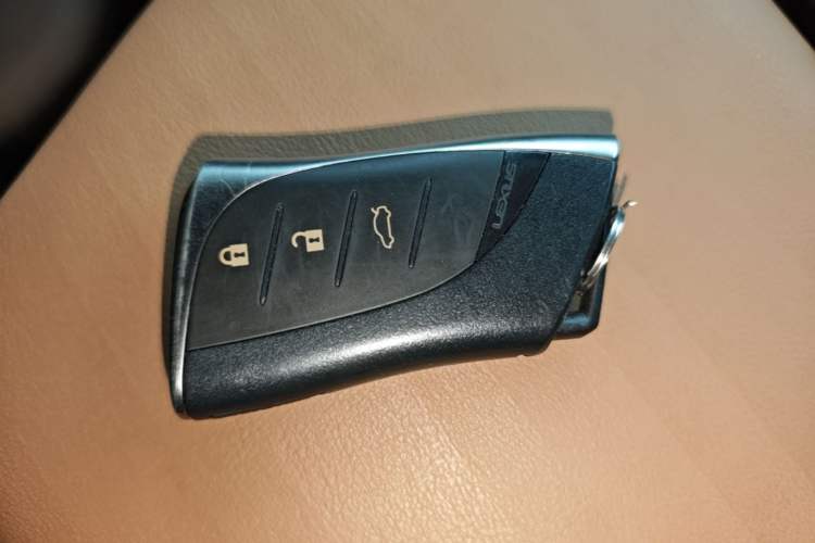 Used Lexus ES 2018 300h Premium Edition China V Standard Vehicle Key