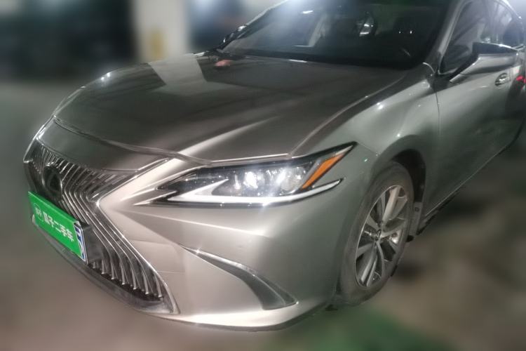 Used Lexus ES 2018 200 Excellence Edition China V Standard Guazi used car, China used car export, Used car for sale, Used cars, Cheapest cars for sale