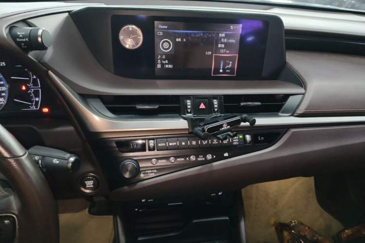 Used Lexus ES 2018 200 Excellence Edition China V Standard Audio And AC Panel