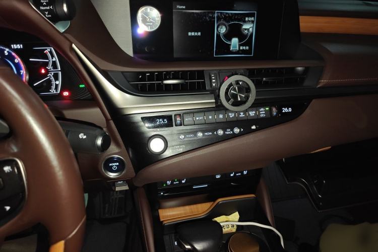 Used Lexus ES 2018 300h Premium Edition China V Standard Audio And AC Panel