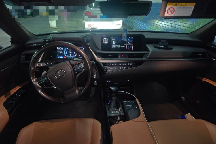 Used Lexus ES 2018 200 Excellence Edition China V Standard Center Console
