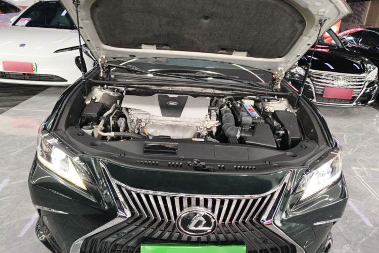Used Lexus ES 2018 200 Excellence Edition China V Standard Engine Bay