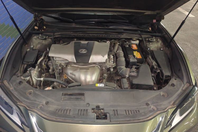 Used Lexus ES 2018 200 Excellence Edition China V Standard Engine Bay