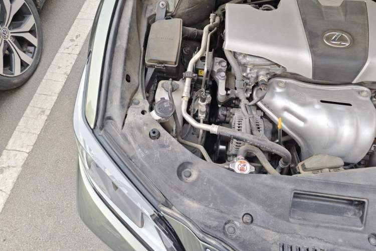 Used Lexus ES 2018 200 Luxury Edition China V Standard Engine Bay Right