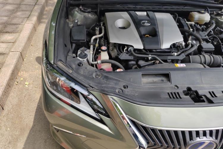 Used Lexus ES 2018 300h Premier Edition China VI Standard Engine Bay Right