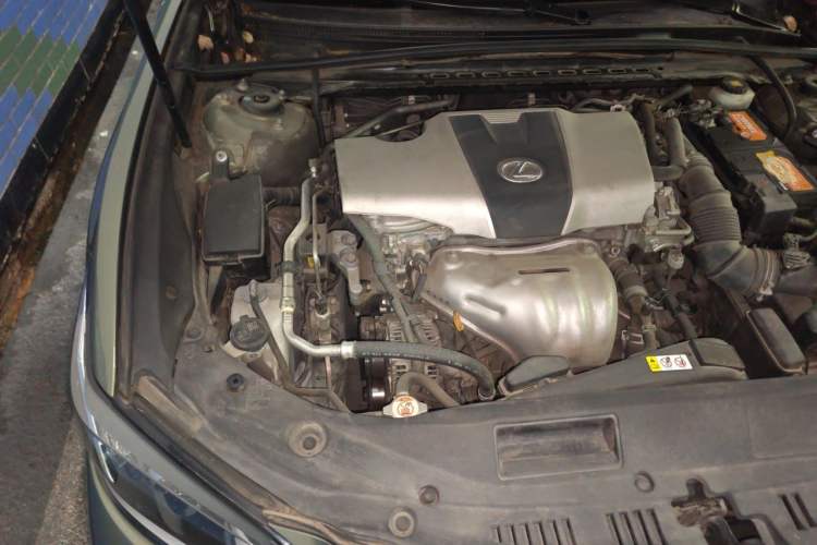 Used Lexus ES 2018 200 Excellence Edition China V Standard Engine Bay Right