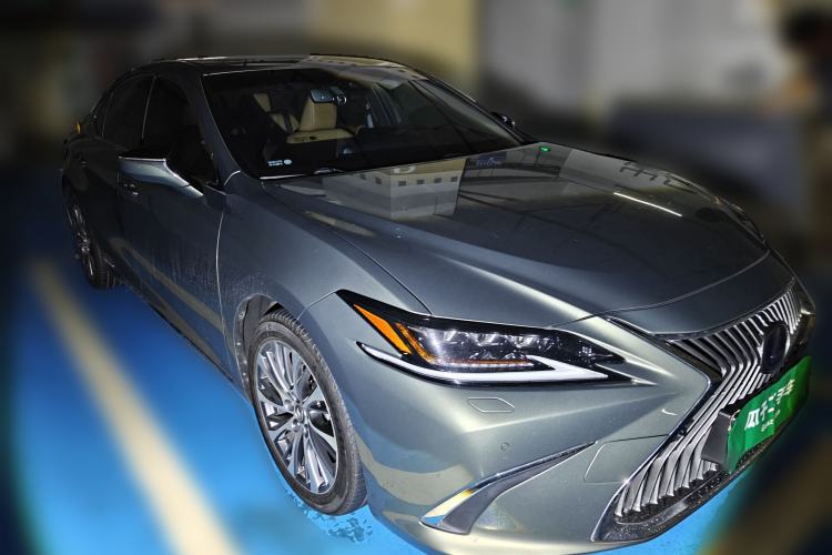 Used Lexus ES 2018 300h Premium Edition China V Standard Exterior 2