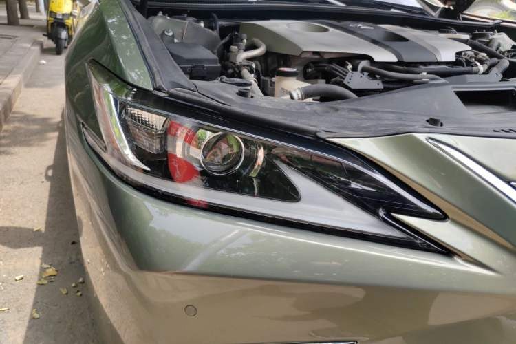 Used Lexus ES 2018 300h Premier Edition China VI Standard Exterior 3