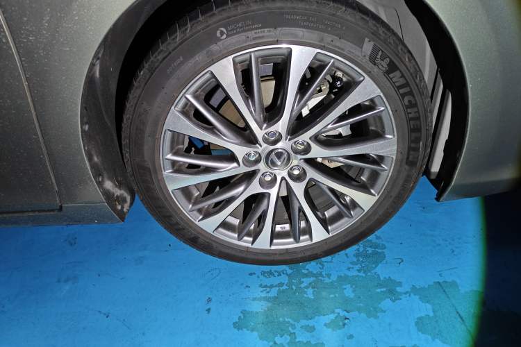 Used Lexus ES 2018 300h Premium Edition China V Standard Exterior 7