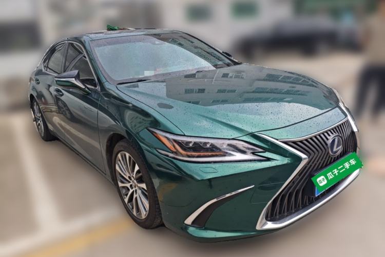 Used Lexus ES 2018 300h Premium Edition China VI Standard Front Right 45 Deg