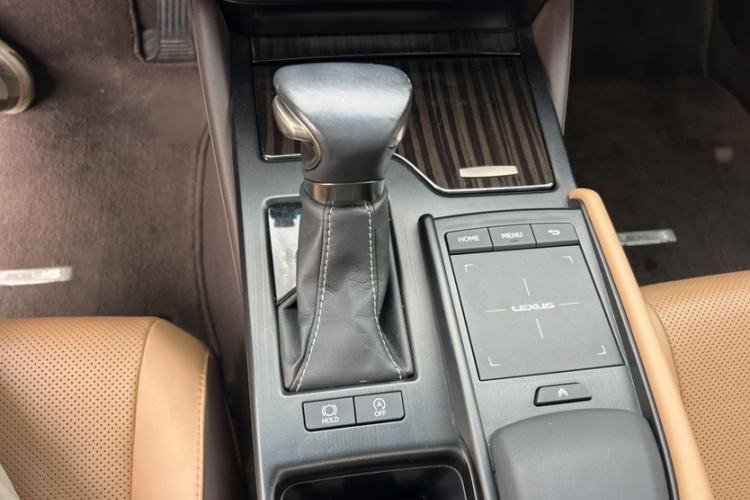 Used Lexus ES 2018 200 Luxury Edition China V Standard Interior 1