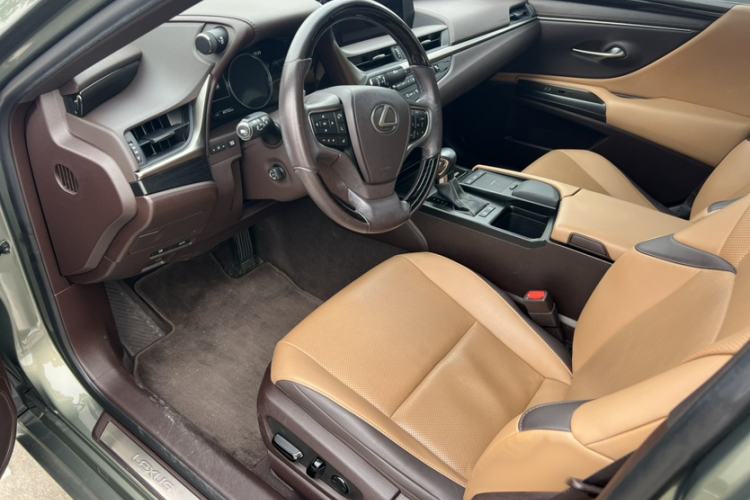 Used Lexus ES 2018 200 Luxury Edition China V Standard Interior 2