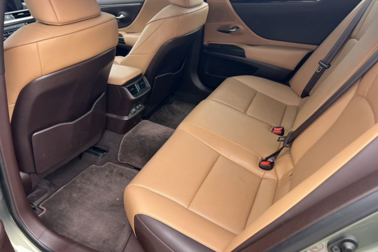 Used Lexus ES 2018 200 Luxury Edition China V Standard Interior 4